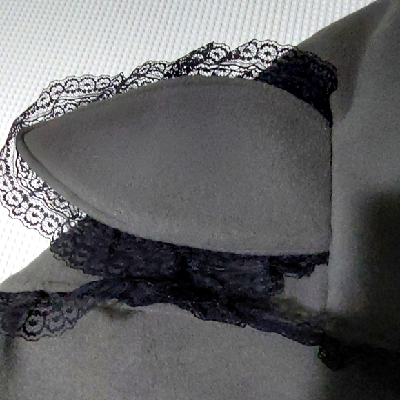 *RARE* SKY CREATION Grey Fleece Adult Hood with Ears and Scarf/Wrap NWOT - Picture 2 of 5